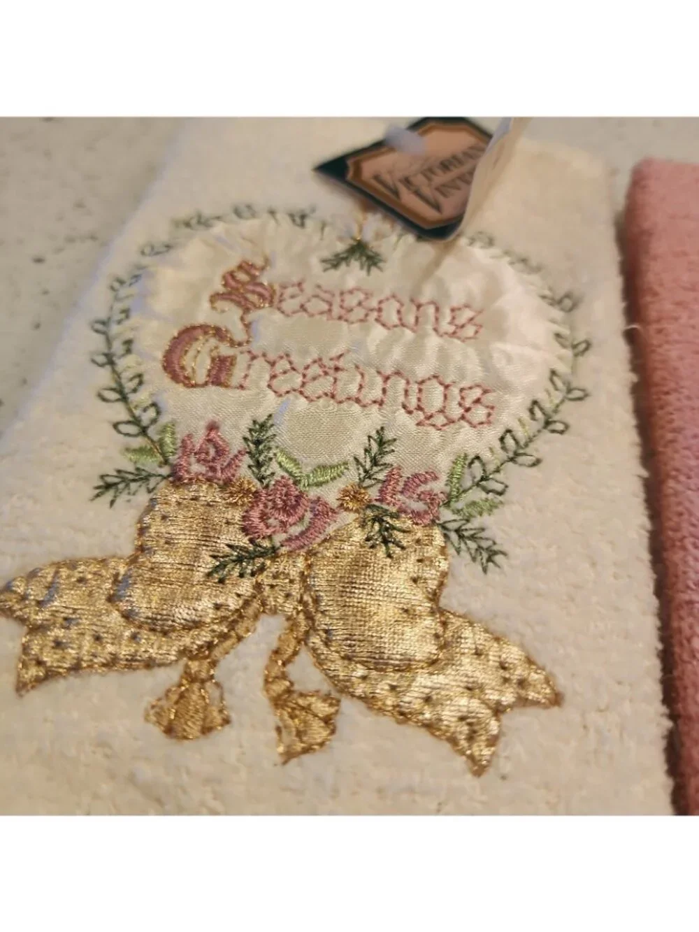 NWT Cannon Victorian Vintage Fingertip Towel Set Of 3 Christmas Seasons Greeting